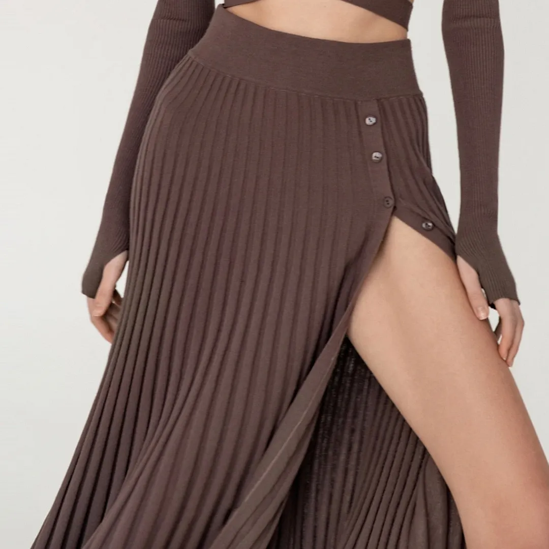 Tossy New White Knit Two Piece Women Sets Fall Ribbed Crop Top And Pleated Knitted Skirt Suits For Women Midi Dress Sets 2021