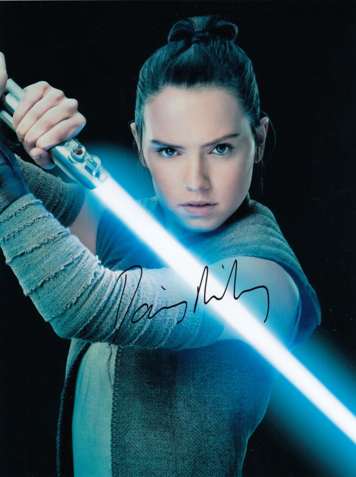 Daisy Ridley Signed Auto 8 x 10 Photo Poster paintinggraph