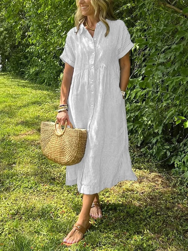 Vestido camiseiro às riscas com lapela e botões | Com bolsos práticos
