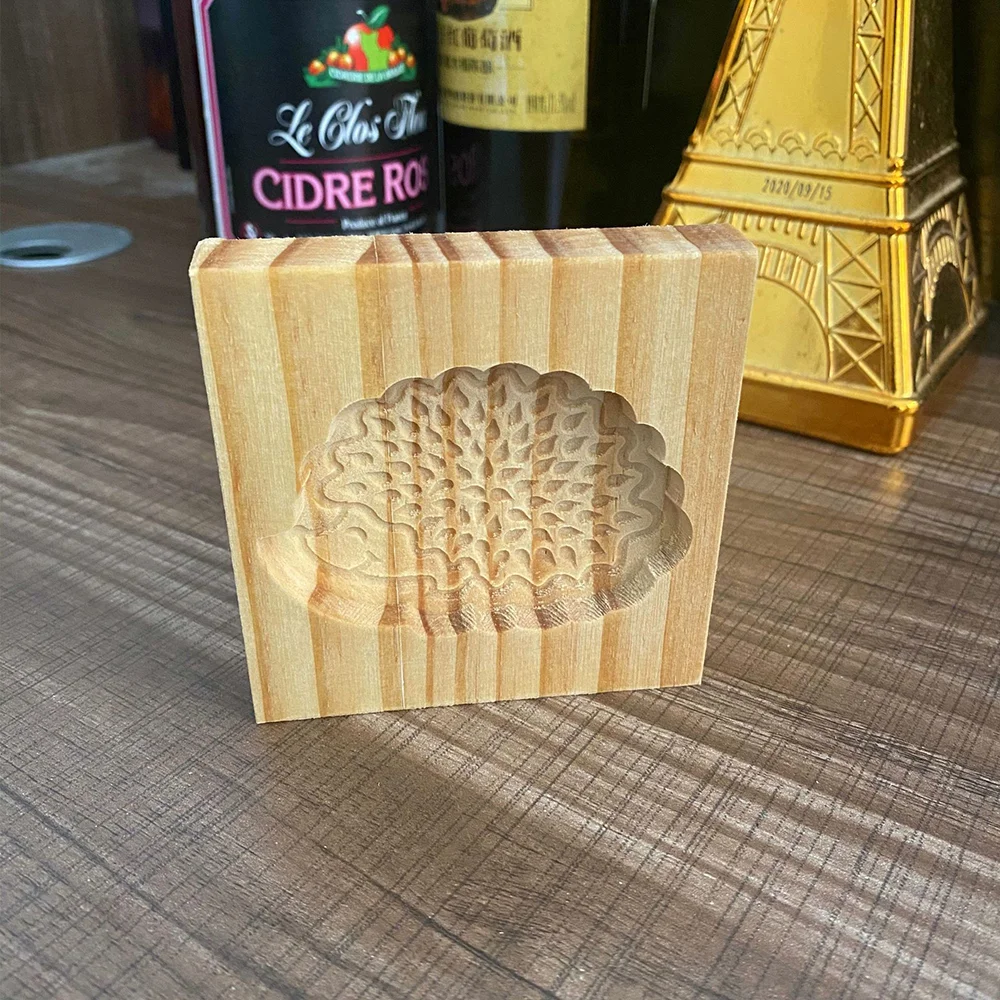 Purexcellent&trade; Smiley hedgehog cat household wooden biscuit mold