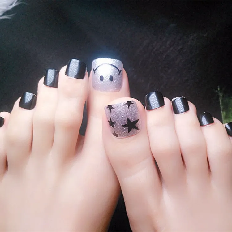 24Pcs Shiny Fake Toe Nails Pre-designed False Toenail Glitter Black White Silver DIY Foot Nail Art Manicure Nail Accessories-Nail Inspo