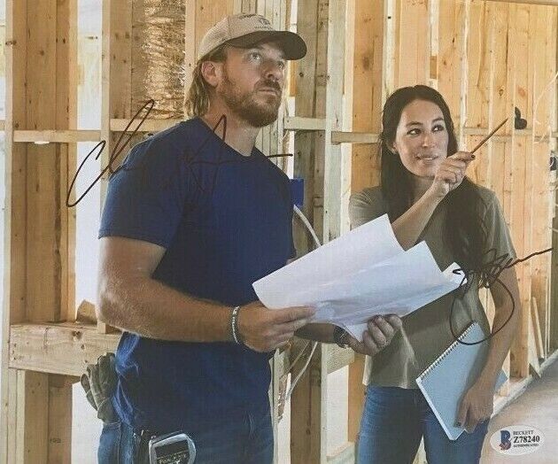 Chip and Joanna Gaines signed autographed 8x10 Photo Poster painting Fixer Upper Beckett COA