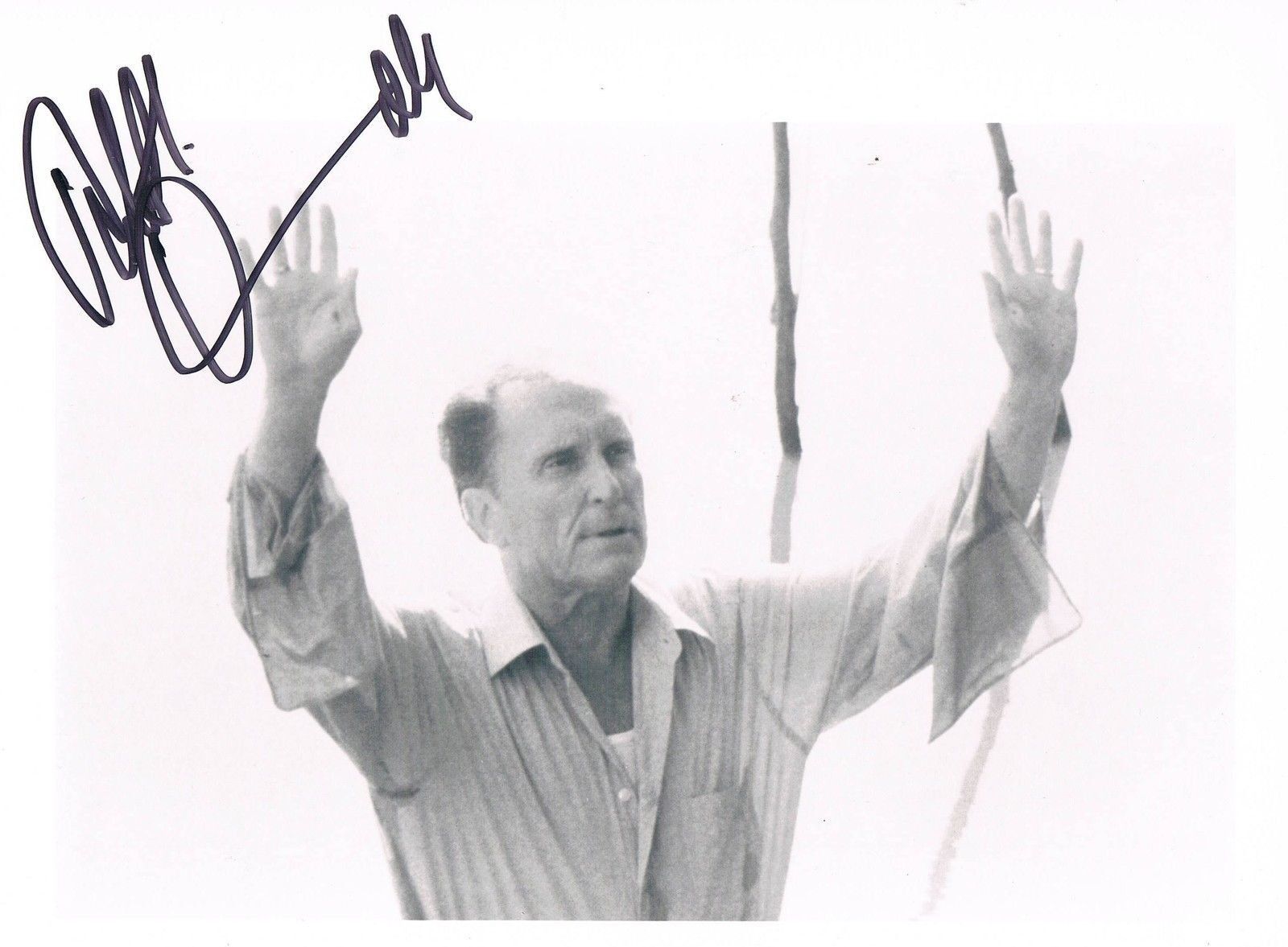 Robert Duvall 1931- genuine autograph Photo Poster painting 8x10