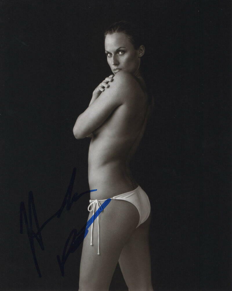 AMANDA BEARD SIGNED AUTOGRAPH 8X10 Photo Poster painting - HOT, SUPER SEXY OLYMPIC GOLD MEDALIST