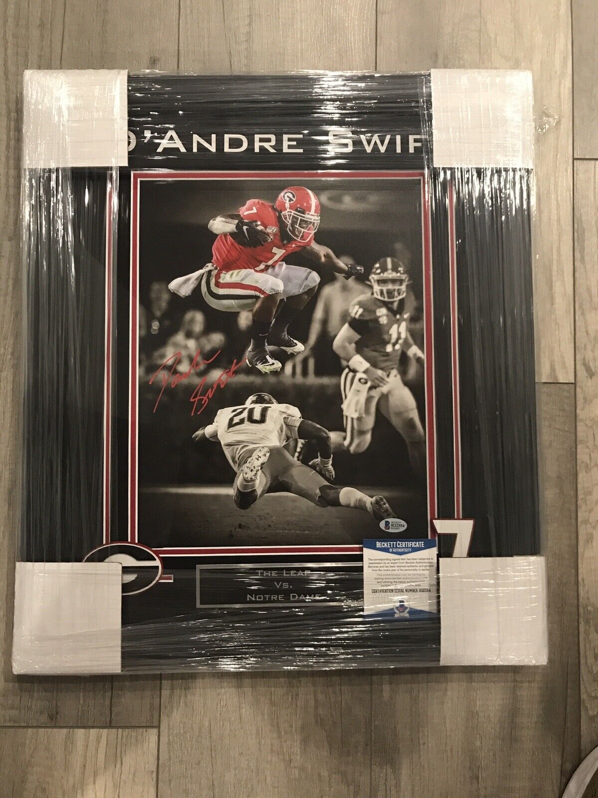 D'Andre Swift Signed Framed 11x14 Photo Poster painting Georgia Bulldogs Beckett BAS Coa