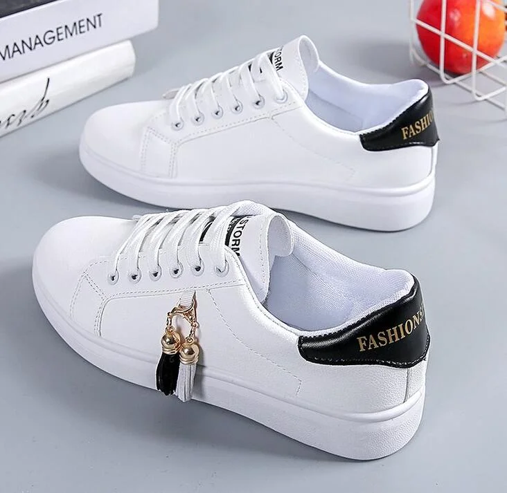 2020 New Arrival Fashion Lace-up Women Sneakers Women Casual Shoes Printed summer Women Pu Shoes Cute Cat Canvas Shoes