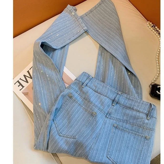 Straight leg jeans with light blue stripes