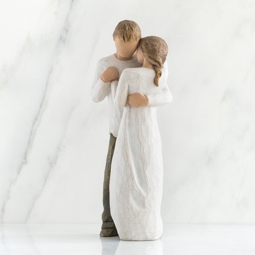 Romantic Couple Figurines in Love -The Best Gift For Your Lover
