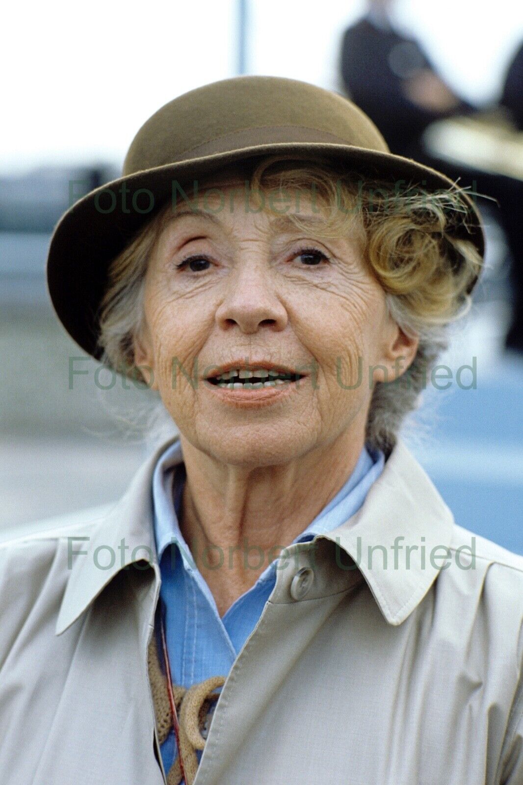 Inge Meysel Portrait mit Hut - Foto 20 x 30 cm ohne Autogramm (Nr 2-15