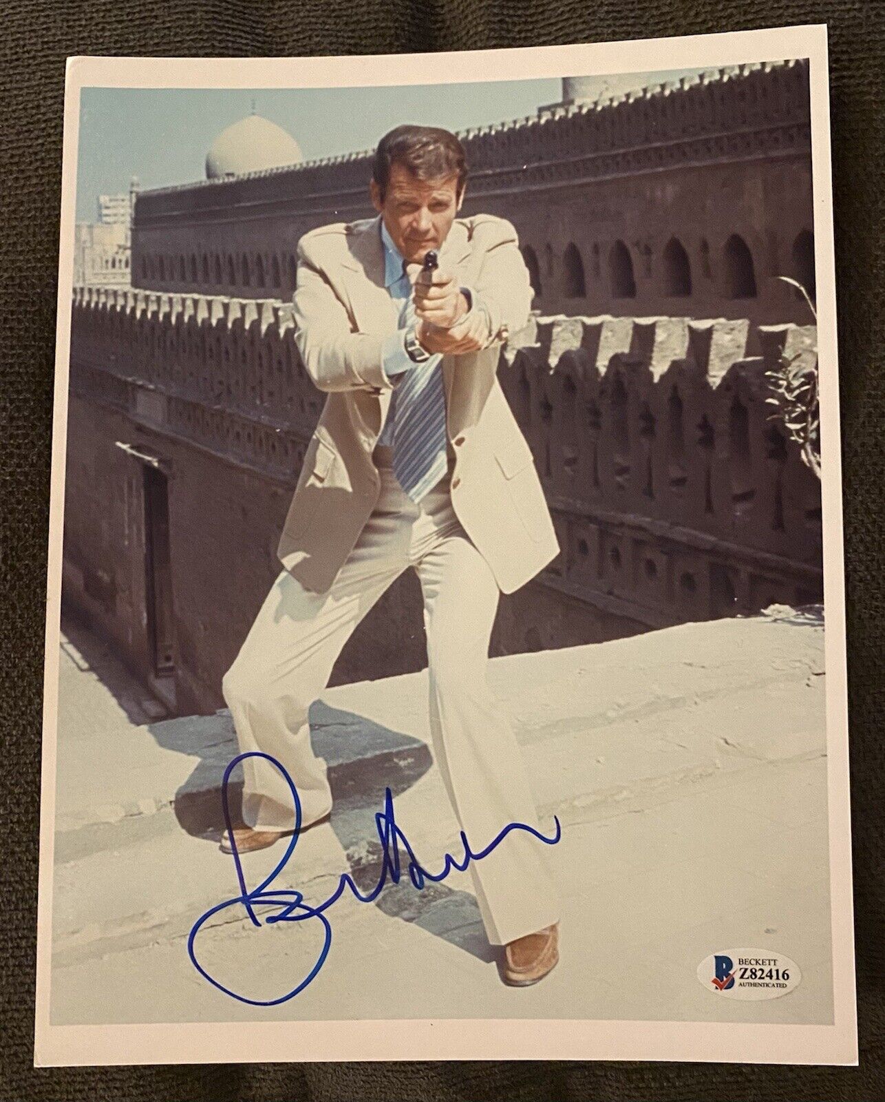 Roger Moore Autographed?Signed 8x10 Photo Poster painting Beckett Authenticated? Vintage 007