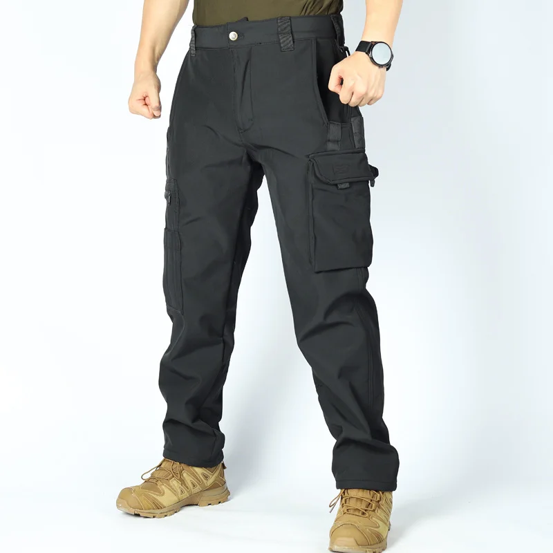Taktische Arbeitshose f&uuml;r Herren, warme, fleecegef&uuml;tterte Wanderhose mit mehreren Taschen, geeignet zum Wandern und f&uuml;r Arbeiten im Freien.