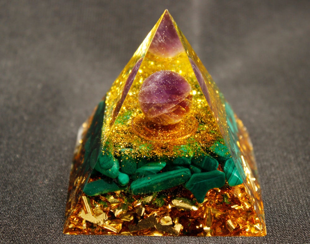 

Orgone Pyramid Chakra - Malachite-Gold, 501 Original