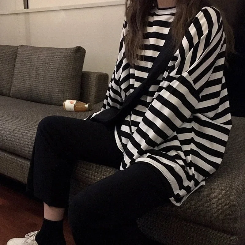 2020 Black White Striped Casual Tees Long Sleeve Oversize Women Tops Home Simple Round Neck Fashion Basic Ladies T-shirts