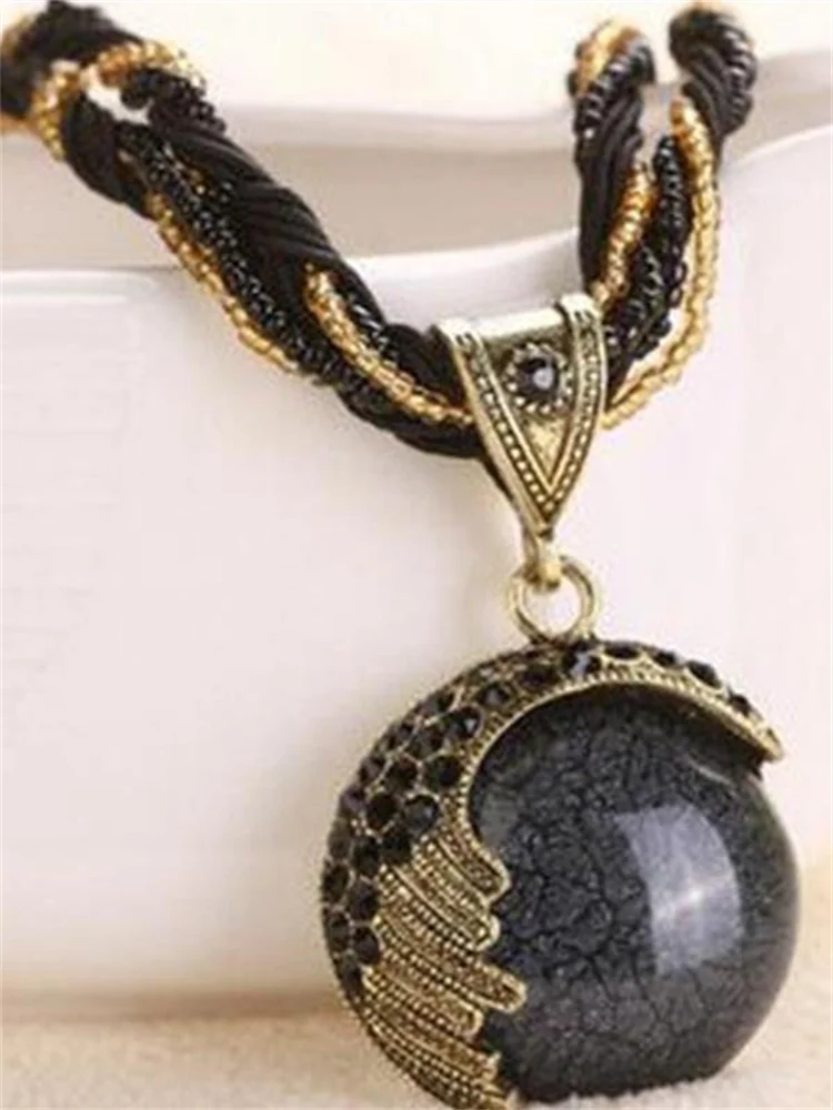 VChics Vintage Turquoise Rhinestone Studded Beaded Necklace