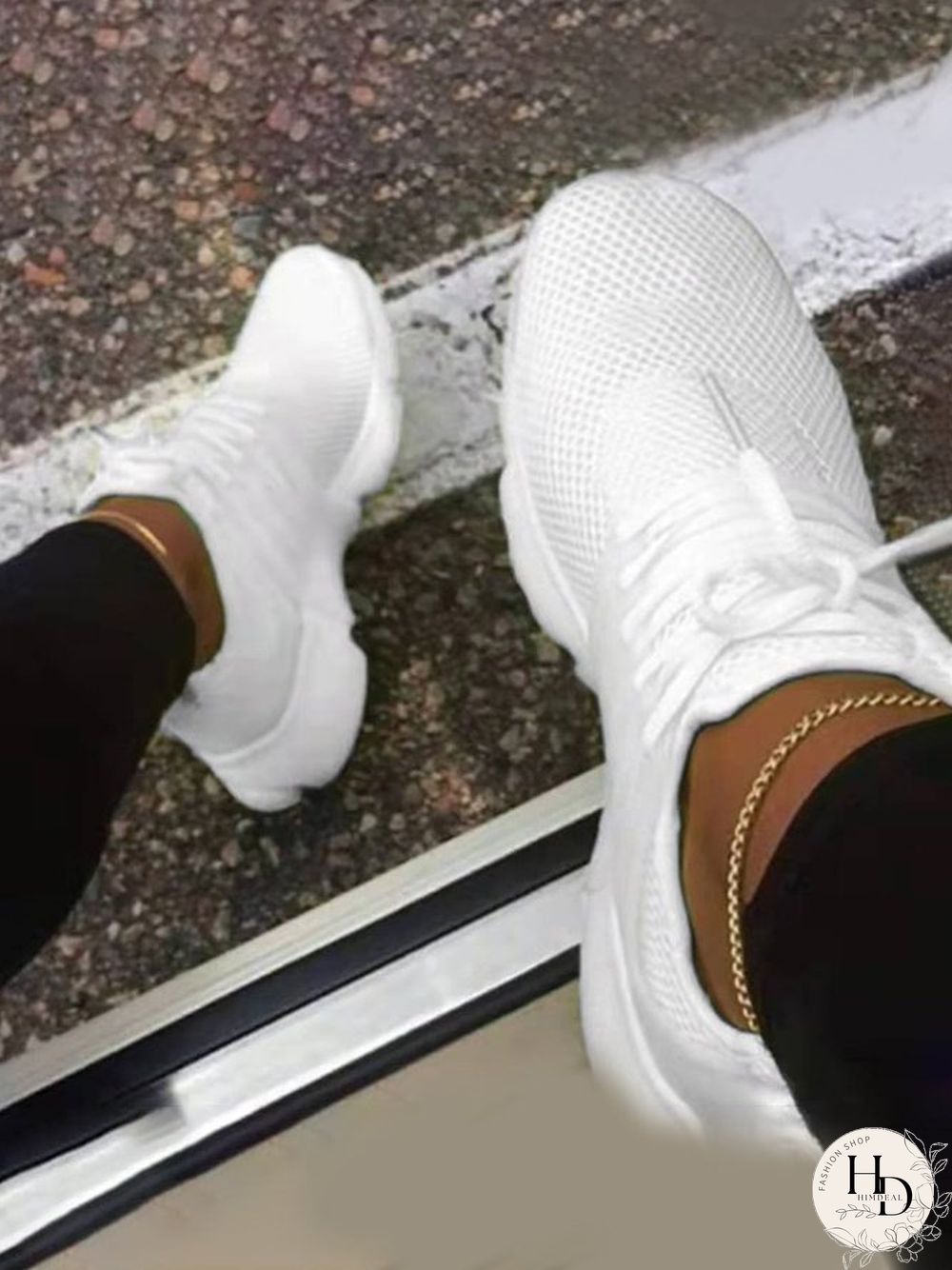 Solid Color Simple Lace-Up Outdoor Sneakers