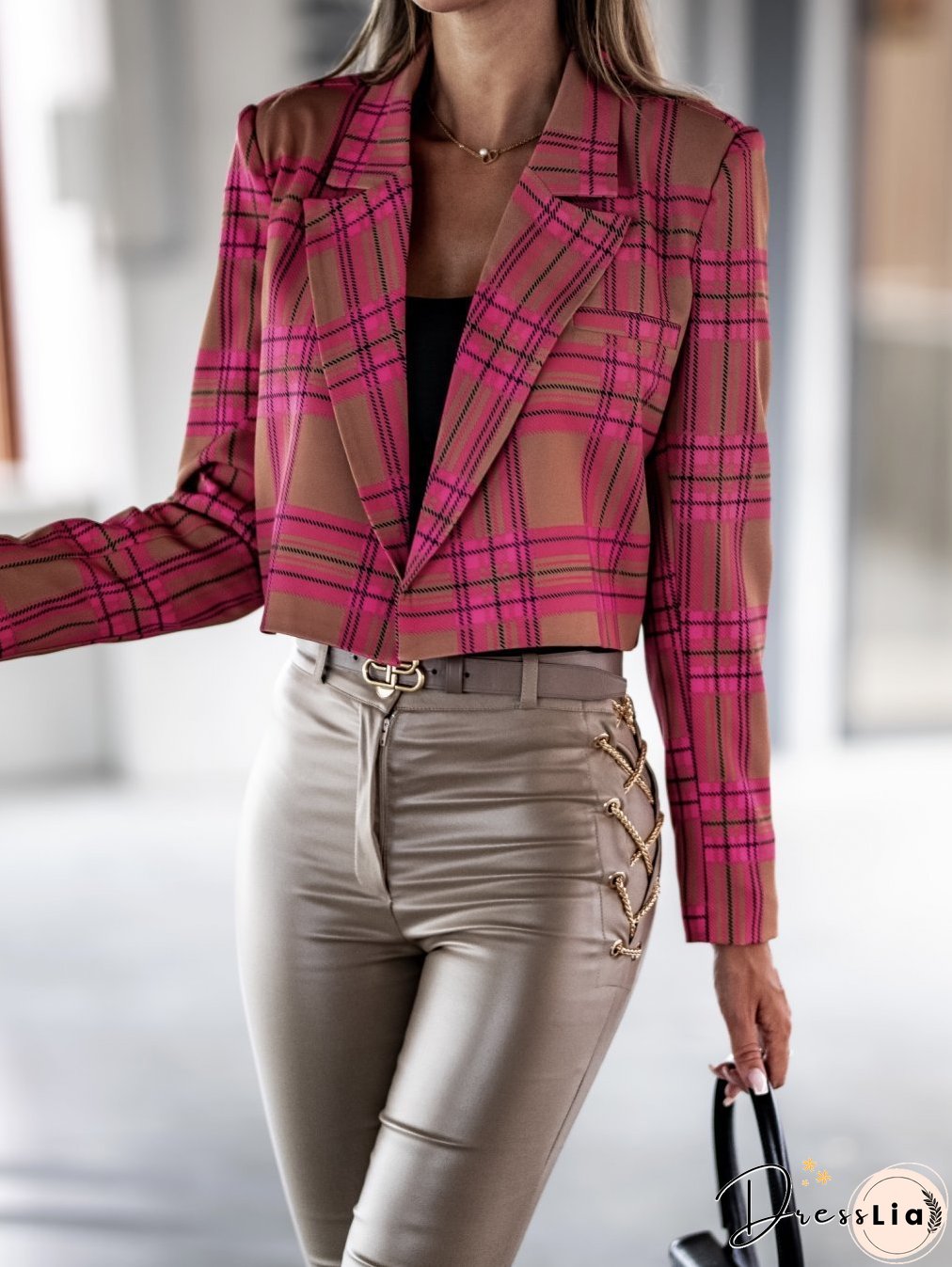 Fashionable and Minimalist winter garment