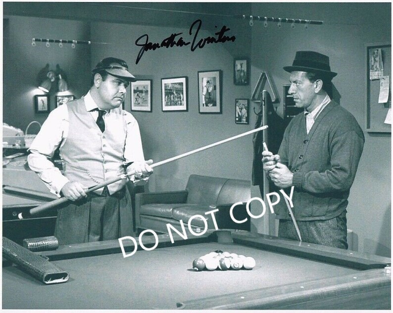 JONATHAN WINTERS 8 x10 20x25 cm Autographed Hand Signed Photo Poster painting