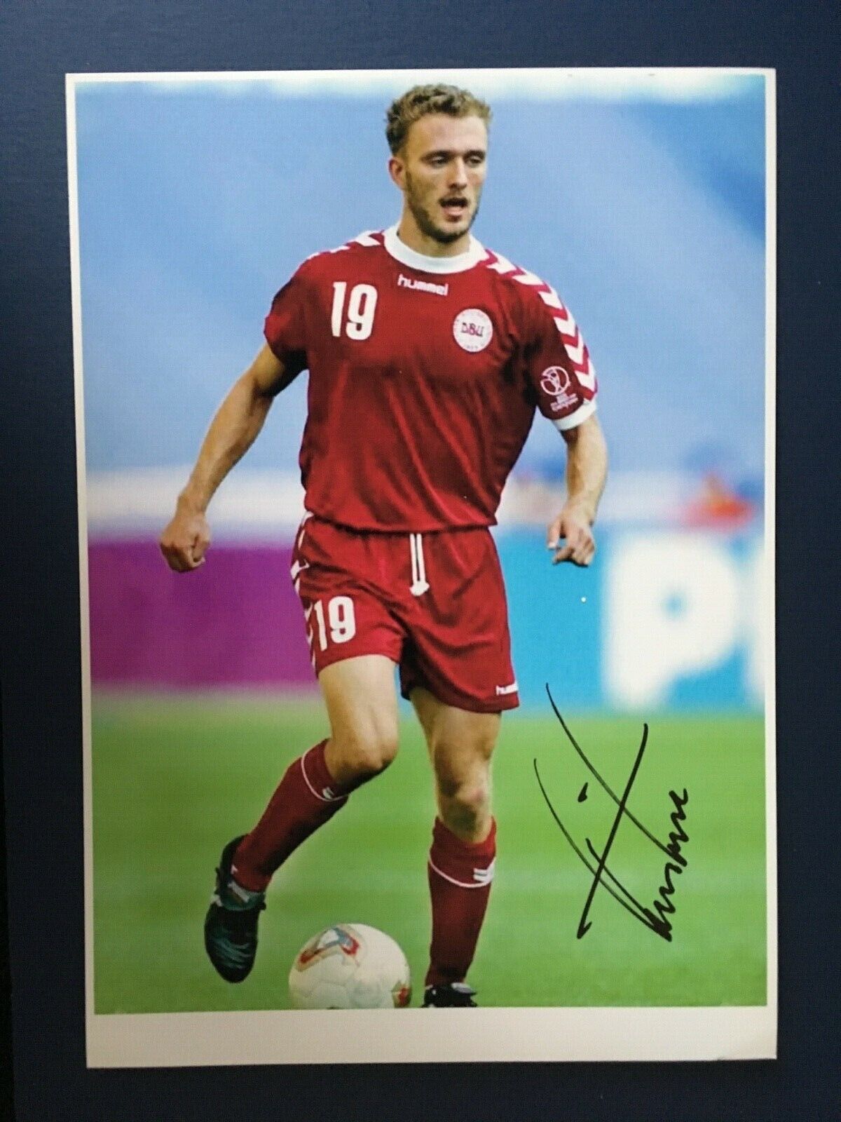 DENNIS ROMMEDAHL - DANISH INTERNATIONAL FOOTBALLER - SUPERB SIGNED Photo Poster painting