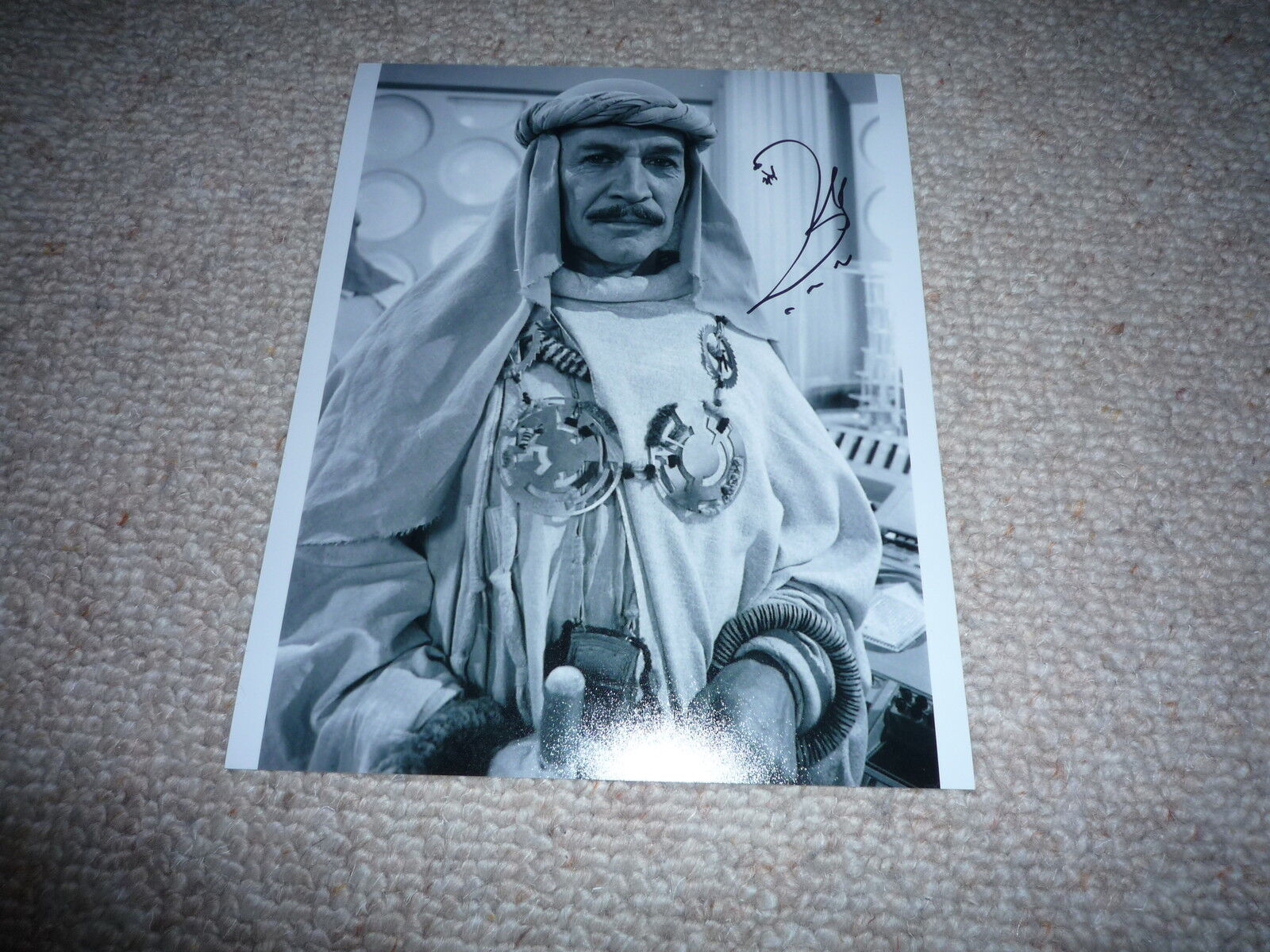 PETER WYNGARDE signed autograph In Person 8x10 20x25 cm DOCTOR WHO