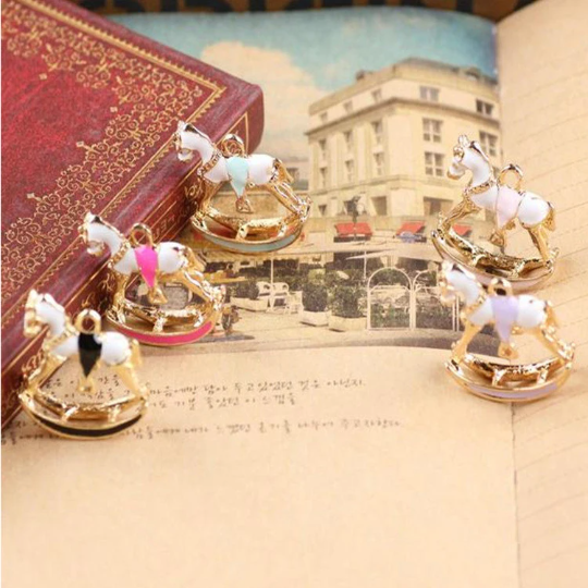 5Pcs/Lot Three - Dimensional Double - Sided Swing large Trojans IN Gold Alloy Horse Charms Pendant Enamel Trojans Charms Jewelry 