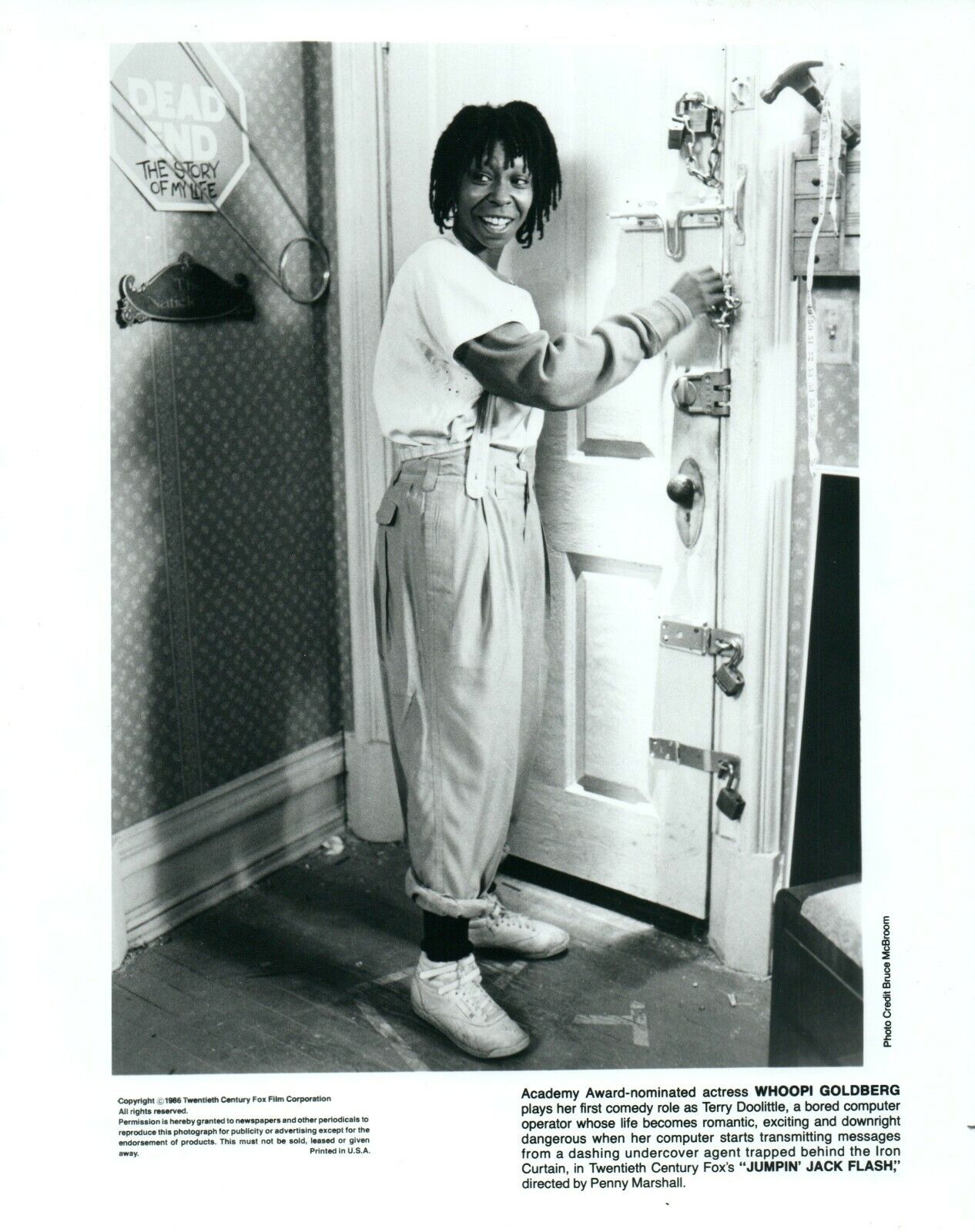 WHOOPI GOLDBERG Actress JUMPIN' JACK FLASH 1986 8x10 Promo Press News Photo Poster painting