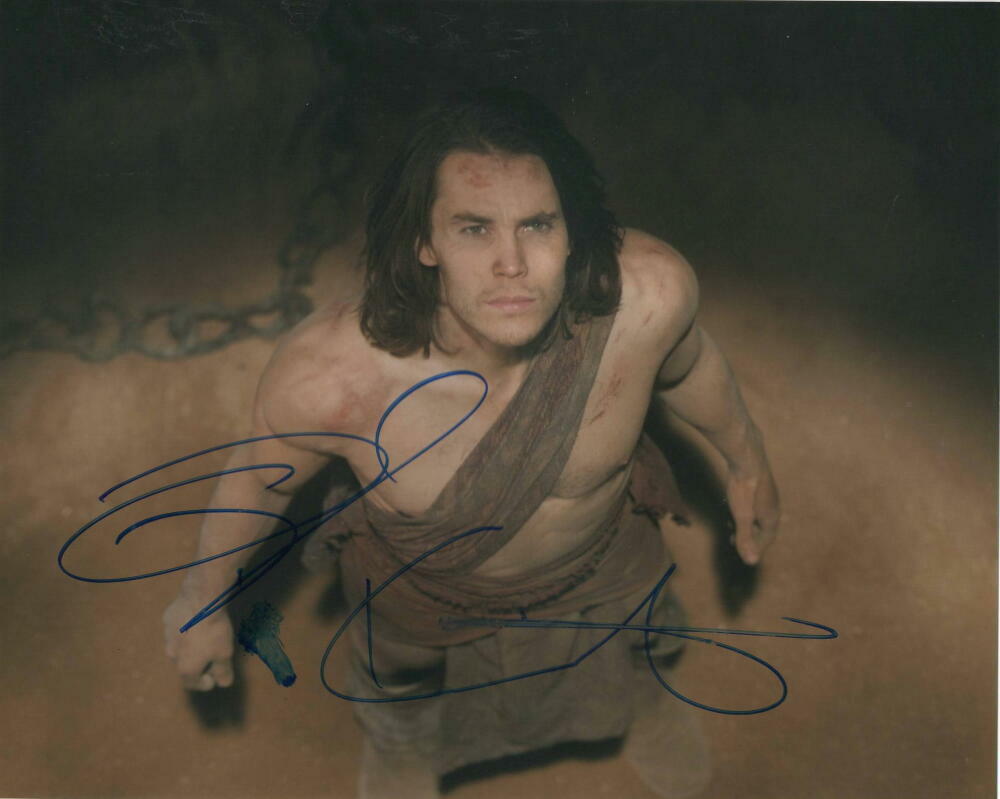 TAYLOR KITSCH SIGNED AUTOGRAPH 8x10 Photo Poster painting - FRIDAY NIGHT LIGHTS STUD, SAVAGES