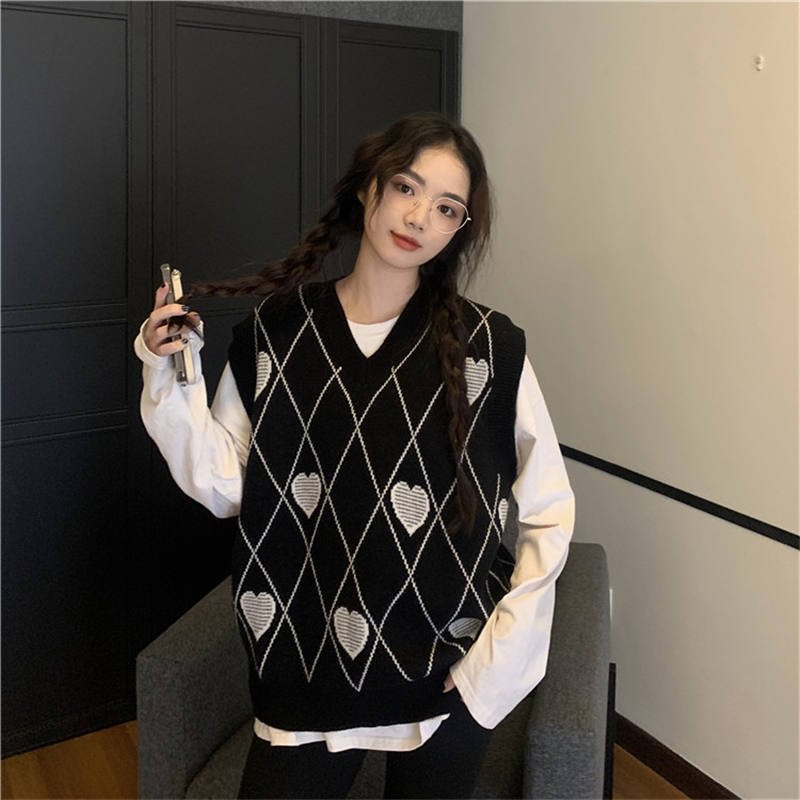 Women Sweater Vest Trendy Argyle Heart Loose Harajuku Black Lovely Girls All-match Soft Outwear Females Jumpers Students Popular