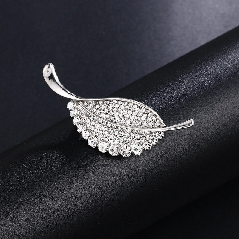 Elegant Pin Leaf Flower Butterfly Alloy Plating Inlay Rhinestones Pearl Women’S Brooches