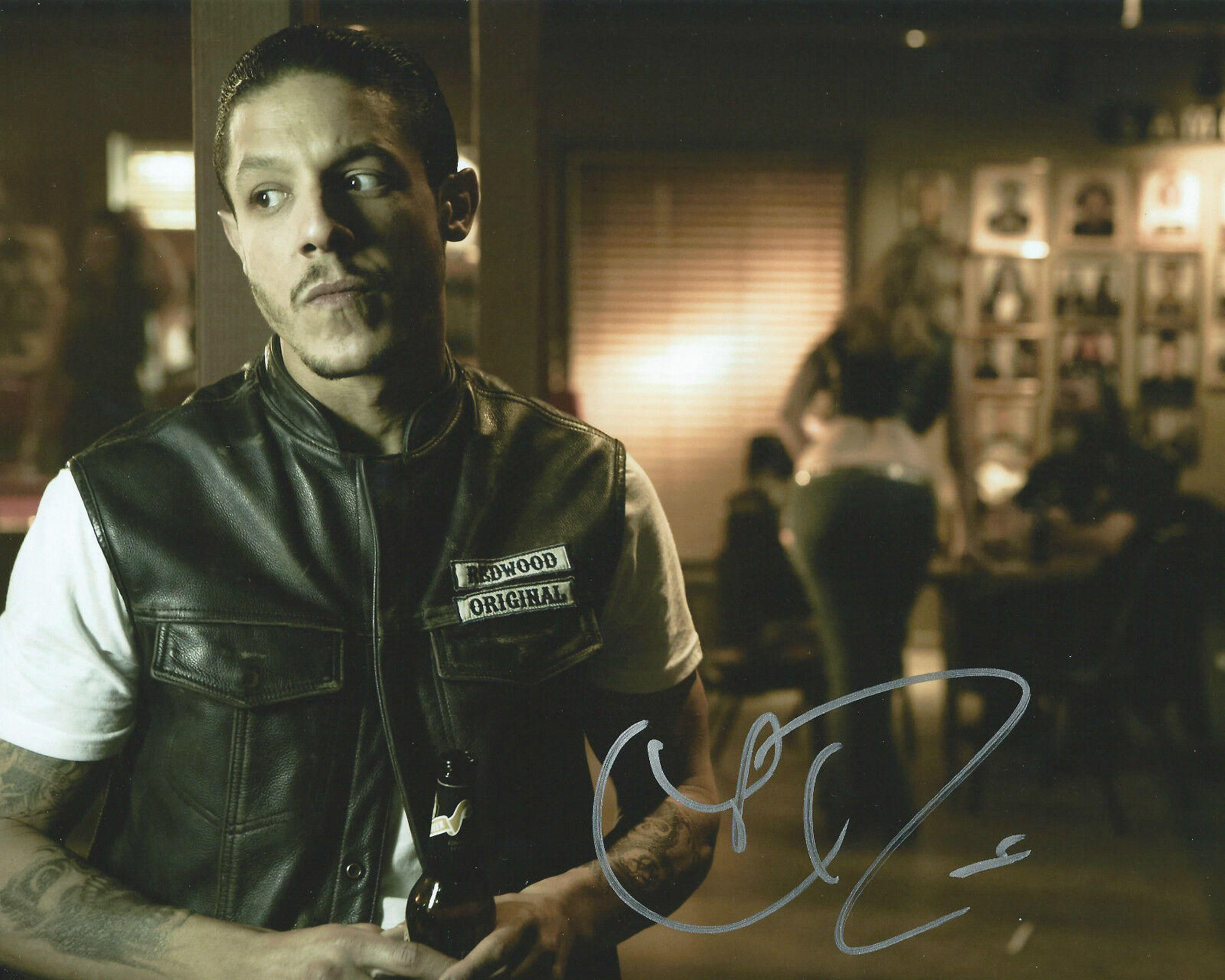 **GFA Sons of Anarchy *THEO ROSSI* Signed 8x10 Photo Poster painting J2 PROOF COA**