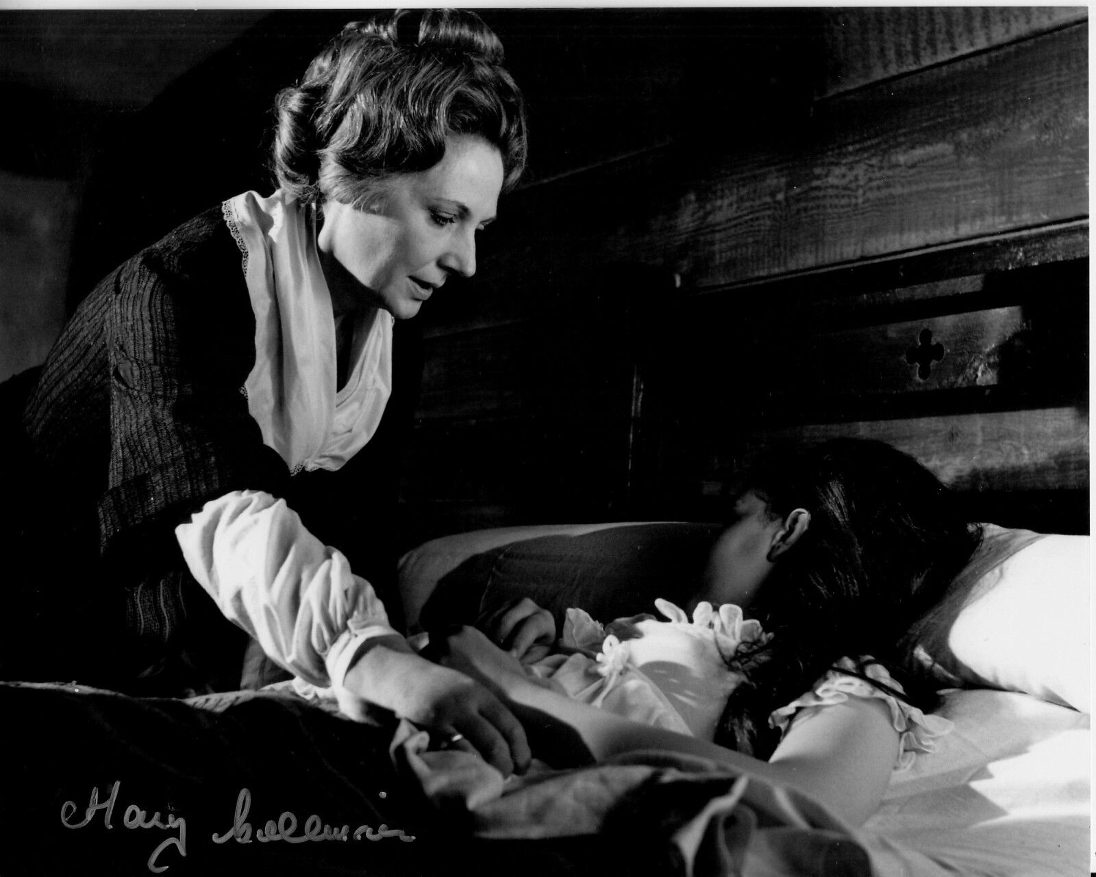 MARY COLLINSON hand-signed TWINS OF EVIL 8x10 closeup scene LIFETIME UACC RD COA