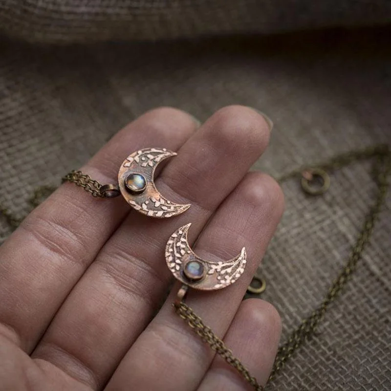 Vintage Bohemia Carved Crescent Moon Stone Necklace