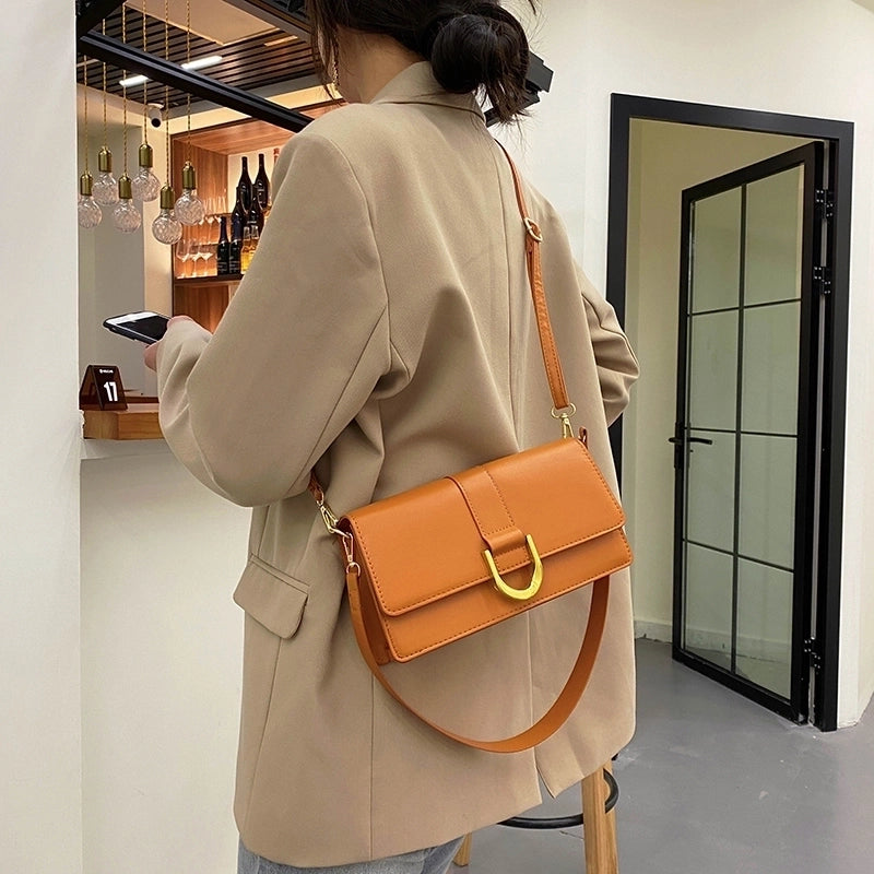Women’s Medium Pu Leather Solid Color Classic Style Streetwear Sewing Thread Square Lock Clasp Underarm Bag
