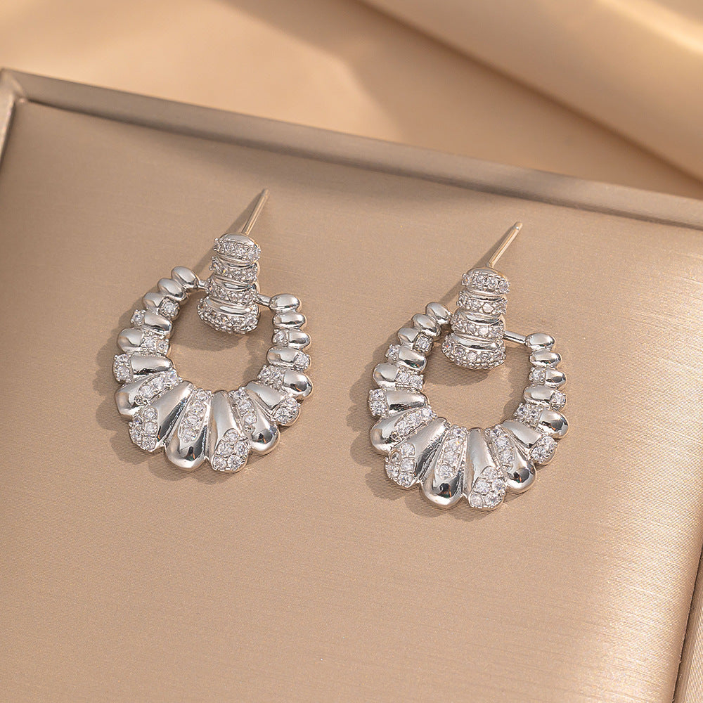 2 Pieces Moderate Luxury Flower Copper Diamond Inlay Stud Earrings