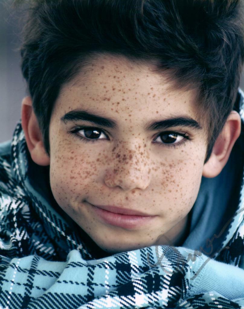 Cameron Boyce signed 8x10 Picture autographed Photo Poster painting with COA