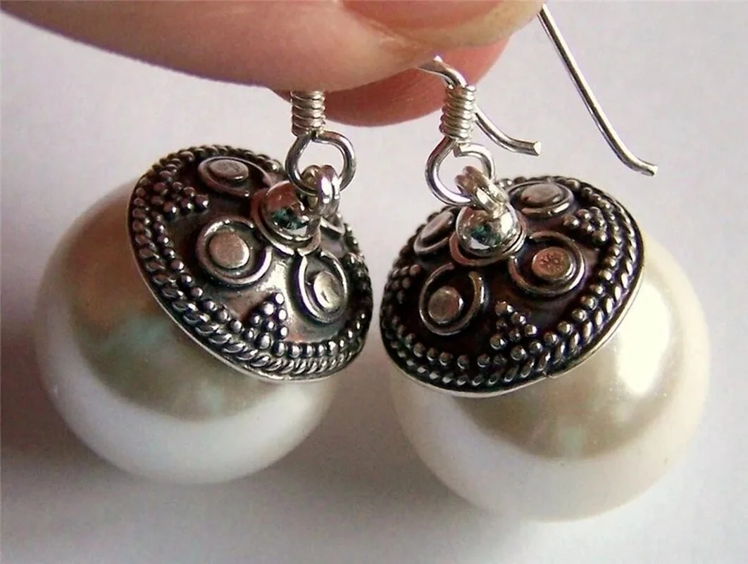 Fashion Silver Color Hand Carved Pattern Earrings Classic Waterdrop Large White Pearl Hook Dangle Earring Jewelry Gift