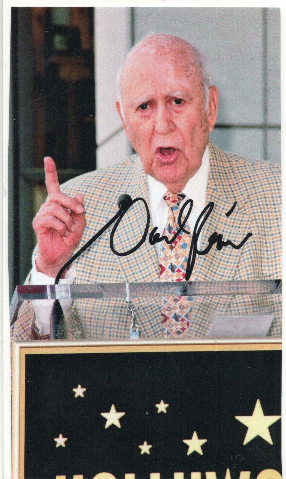 Carl Reiner Autographed 3.5 x 6 inch Photo Poster painting as pictured