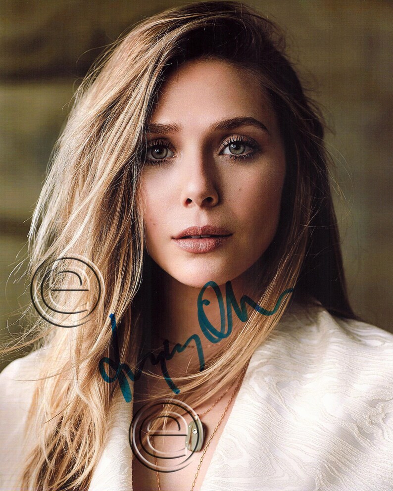 Elizabeth Olsen Autographed Signed Photo Poster painting 8 x 10 print Photo Poster painting picture poster wall art autograph