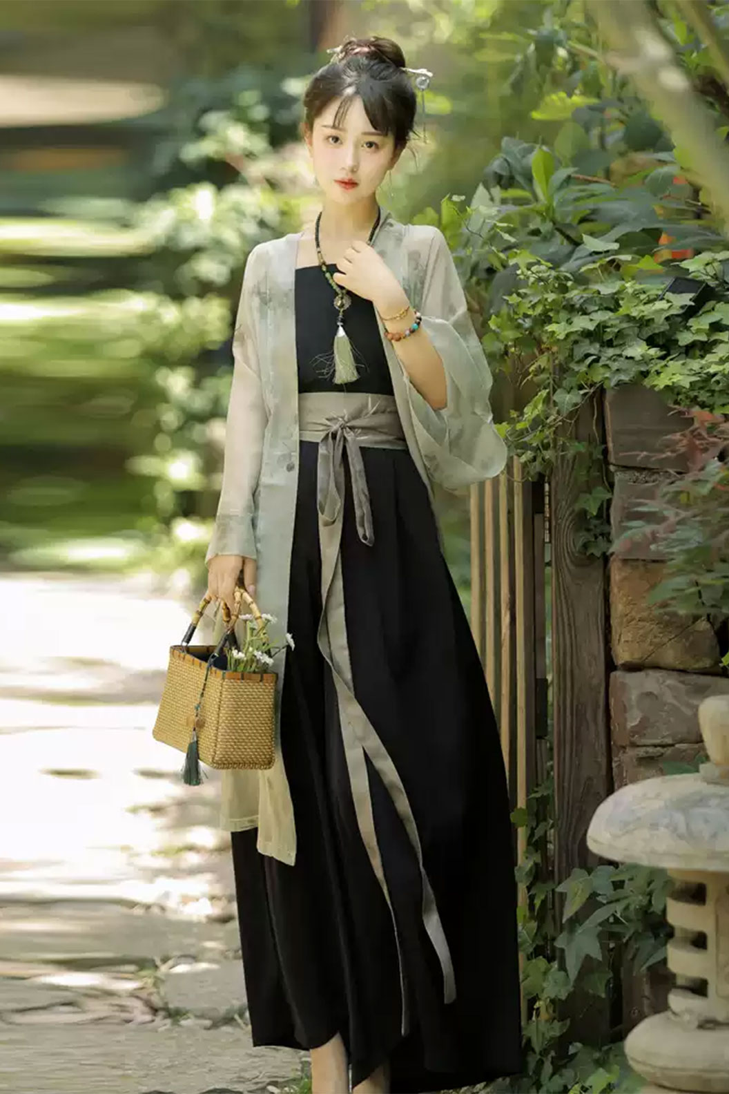 Ming Dynasty Black Hanfu with Four-Piece Set and Chinese Style - yangedu 烟霭渡 Stupa Stones