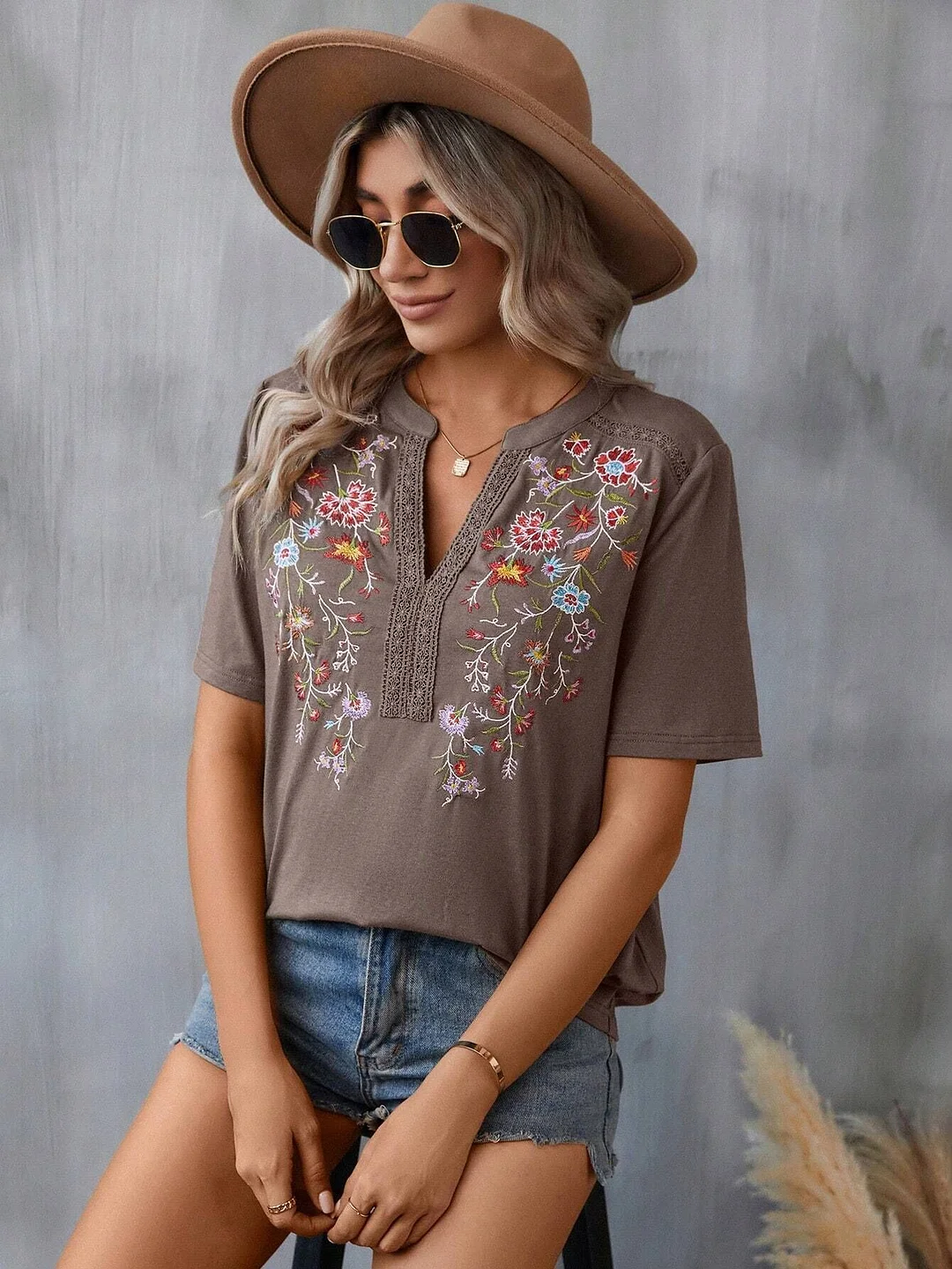 Women's Vintage Boho Casual Embroidered Stitching Lace Loose Blouses V-neck T-shirt
