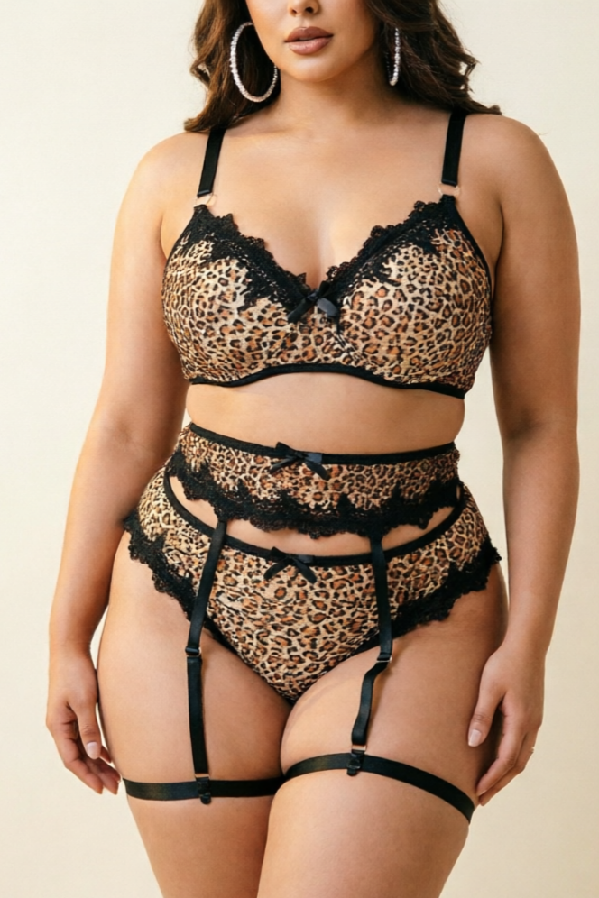 Lovingerie - Plus Size Leopard Lace Stitching Bra Garter Set