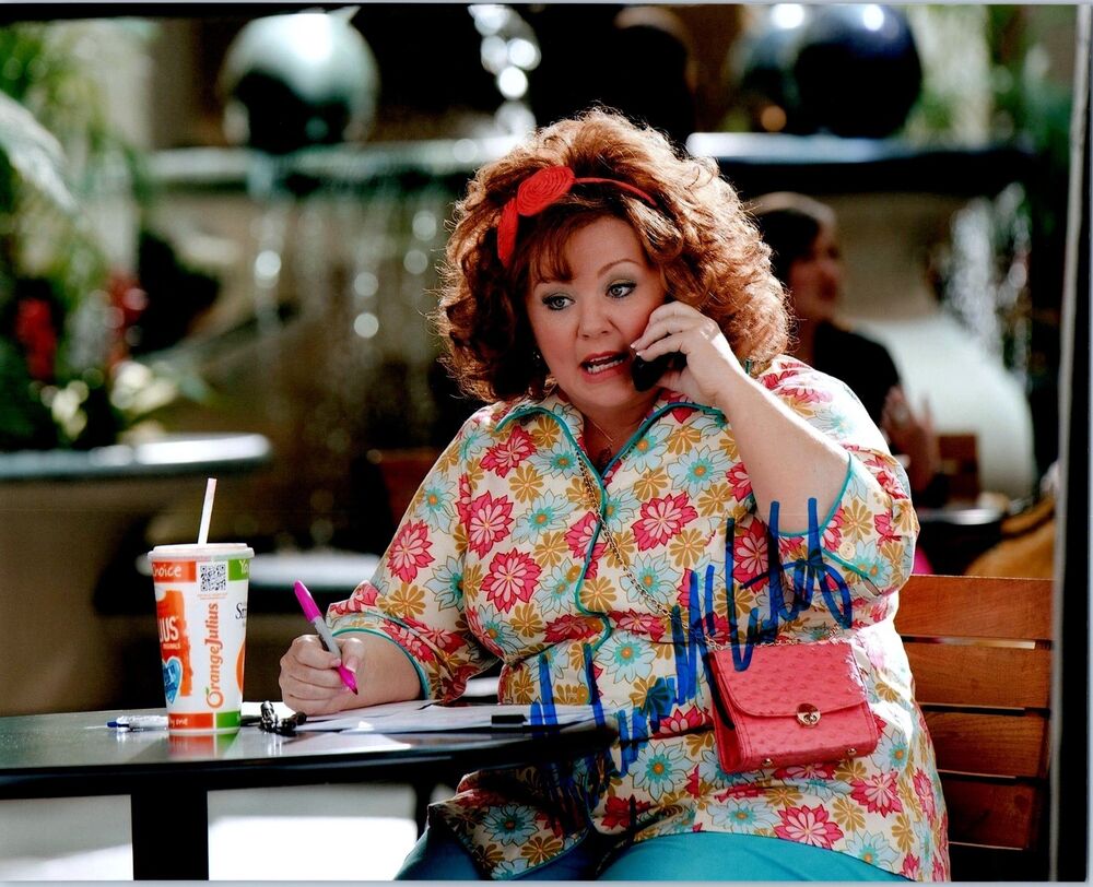 MELISSA MCCARTHY Signed Autographed 'IDENTITY THIEF' 8X10 Photo Poster painting A