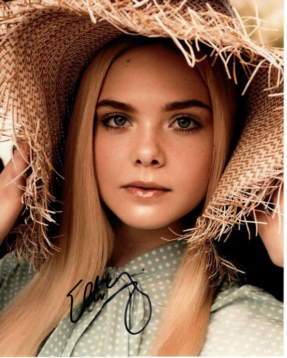 ELLE FANNING Signed Autographed Photo Poster painting