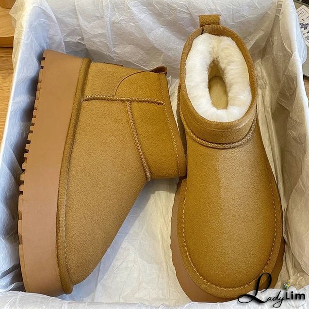 Fashionable and Effortless winter Boots