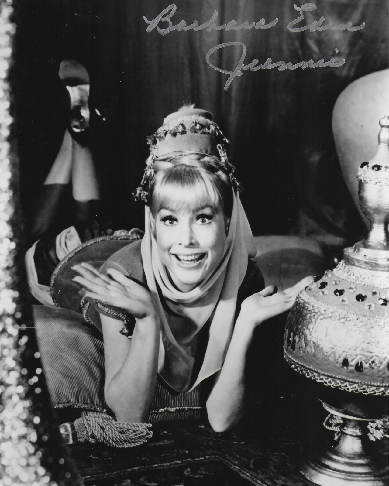 Barbara Eden I Dream of Jeannie 8x10 Photo Poster painting #91 signed at The Hollywood Show