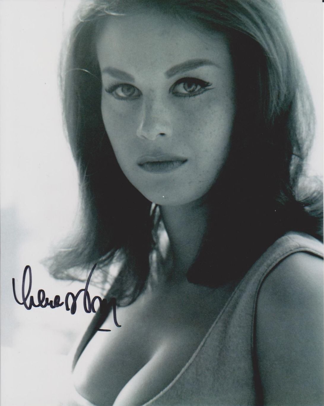 Lana Wood Signed Photo Poster painting - James Bond Babe - Diamonds are Forever - SEXY!!! - G72