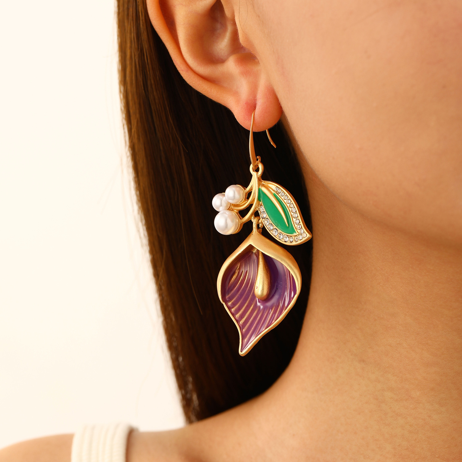 Horseshoe Lotus Leaf Gold-Plated Earrings