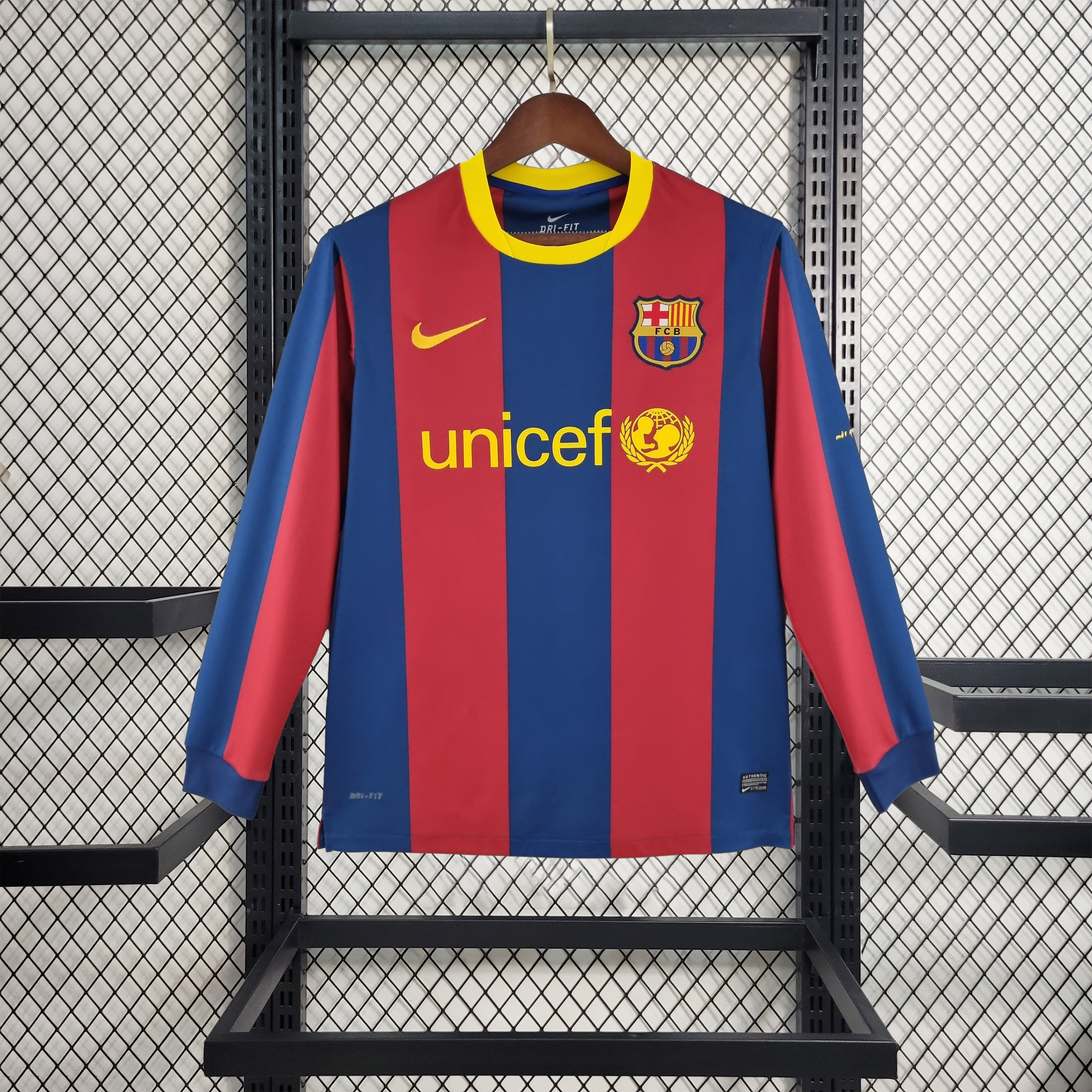 B.A.R.S.A Retro 10-11 Home Long Sleeve Jersey