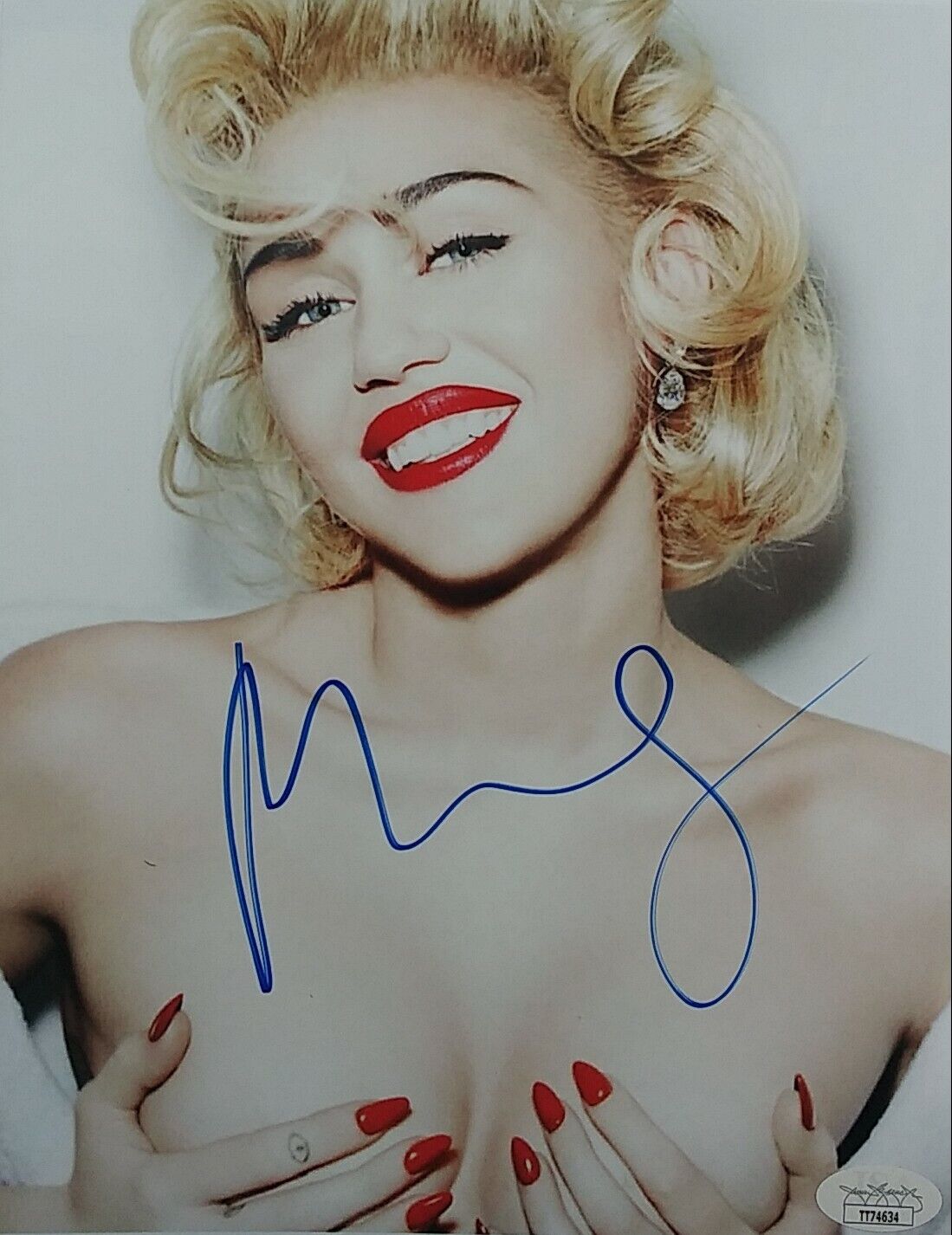 Miley Cyrus signed 8 x 10 coa JSA