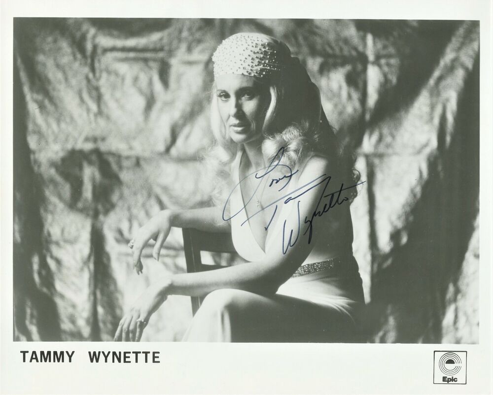 Country Star TAMMY WYNETTE Signed Photo Poster painting