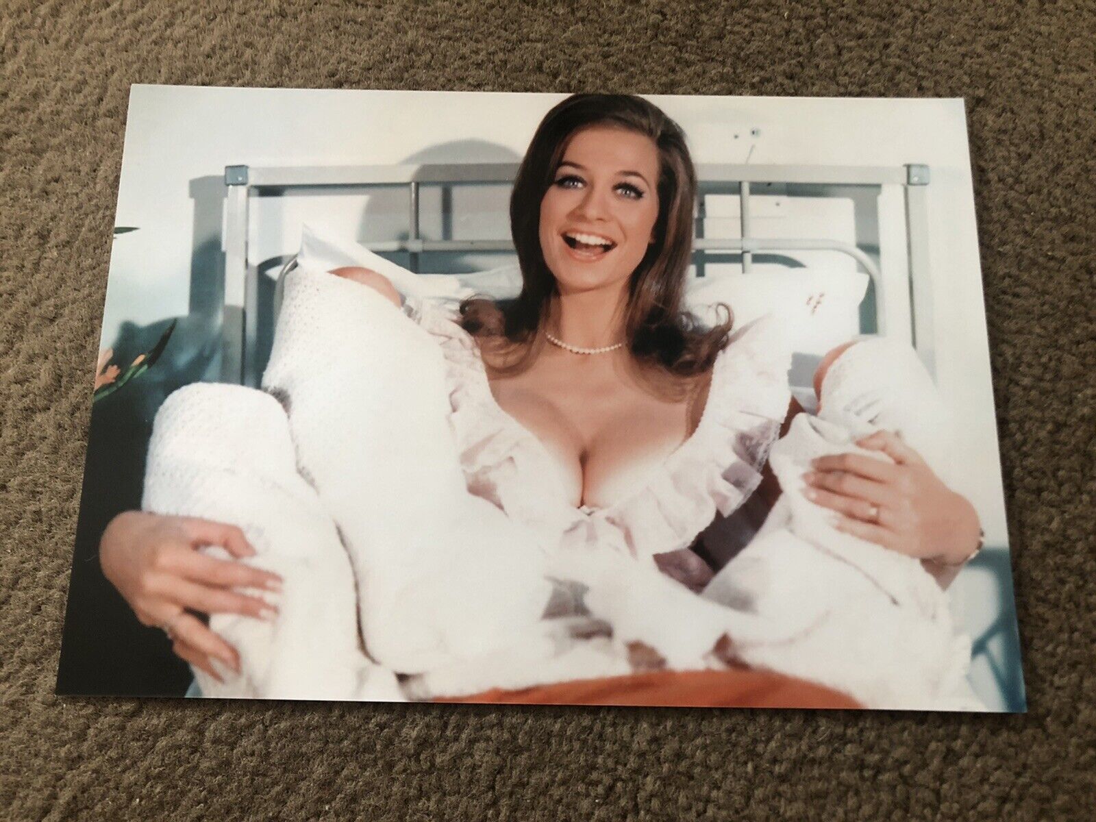 VALERIE LEON (CARRY ON) UNSIGNED Photo Poster painting- 7x5”